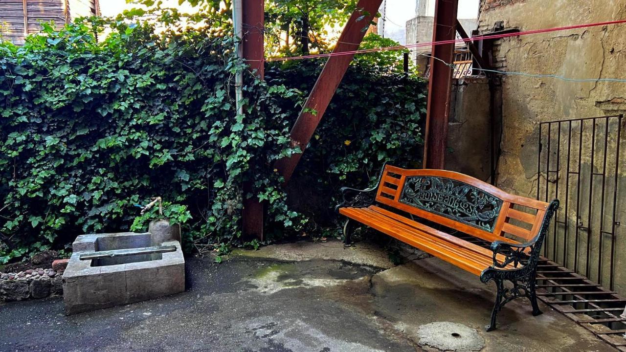 Hostel Pirosmani Tbilisi Eksteriør billede